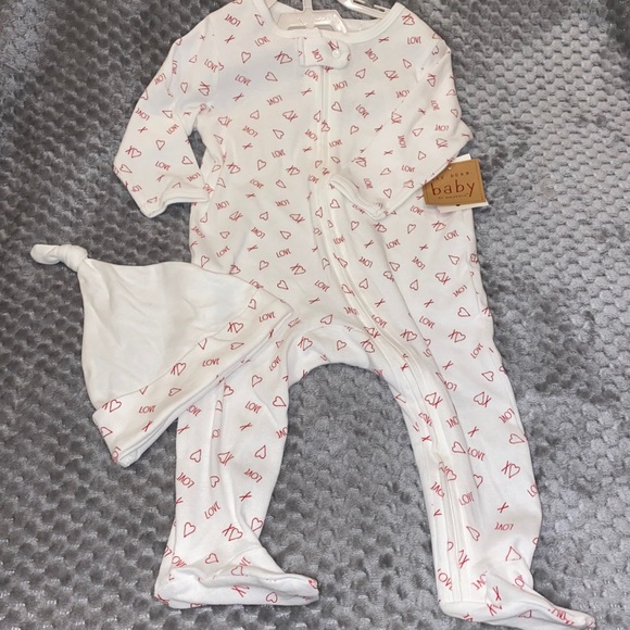 Rae Dunn XOXO Baby long sleeve footed onesie LOVE - Picture 2 of 7